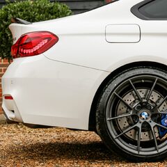 BMW M4 CS 2