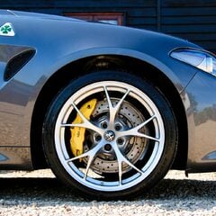Alfa Romeo Giulia V6 BITURBO QUADRIFOGLIO 1