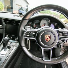 Porsche 911 TARGA 4 GTS PDK 1