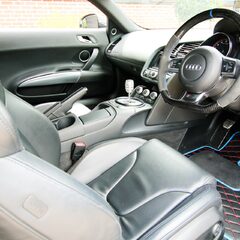 Audi R8 V10 QUATTRO 1