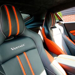 Aston Martin Vantage V8 1