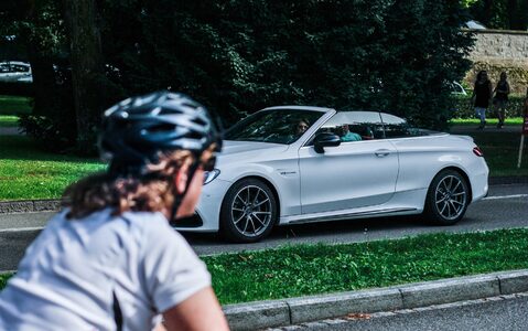 Drivers face fines for overtaking too close to cyclists