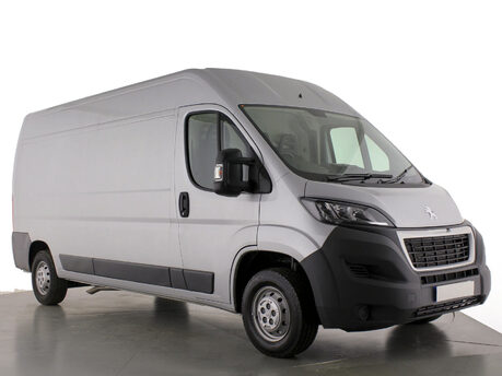 Peugeot Boxer 2.2 BlueHDi L3H2 Professional Van 140ps 1