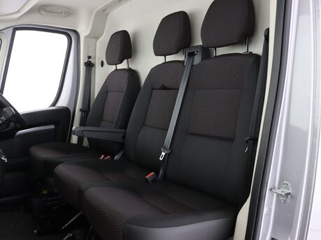 Peugeot Boxer 2.2 BlueHDi L3H2 Professional Van 140ps 5