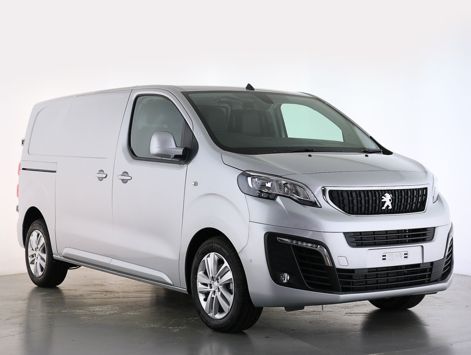 YCAR SELECTION - PEUGEOT-EXPERT-COMPACT 2.0 BLUE HDI 180 CV