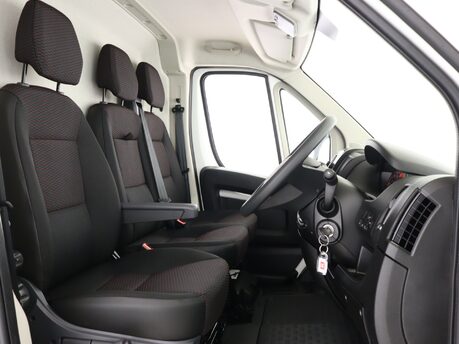 Peugeot Boxer Professional L2H2 335 Blue HDi 140ps 11
