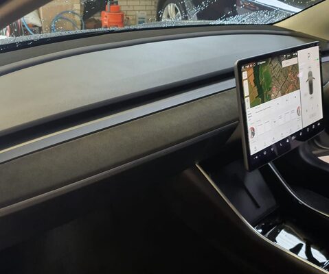 Model 3 Alcantara Dashboard