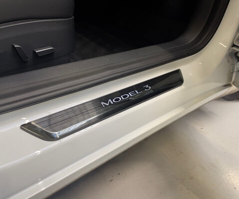Illuminated door sills