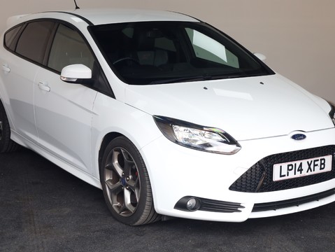 Ford Focus ST-2 14
