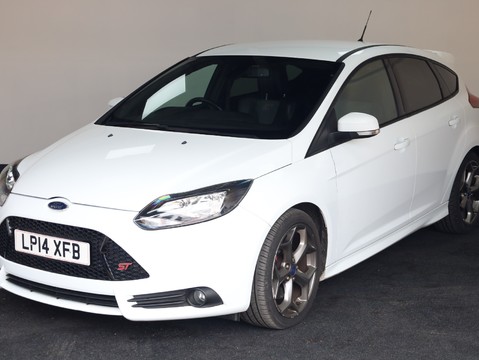 Ford Focus ST-2 17