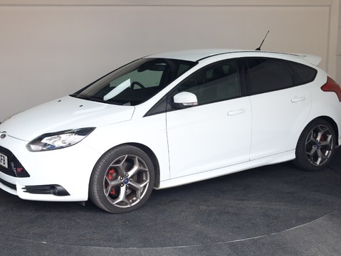 Ford Focus ST-2 1