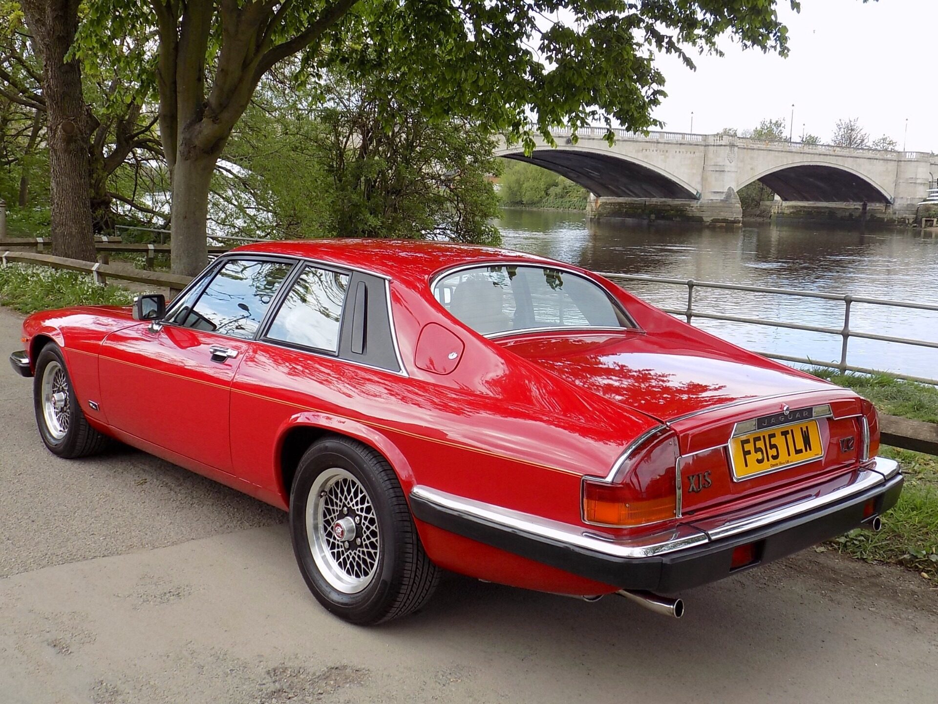 Jaguar xjs v12