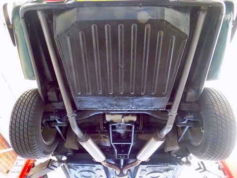 Aston Martin V8 Series 3 19