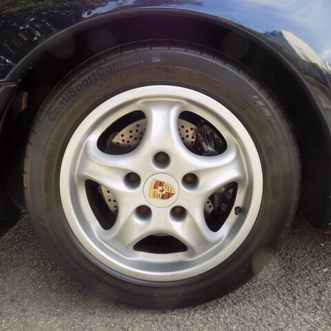 Porsche 911 993 Carrera - Six Speed Manual