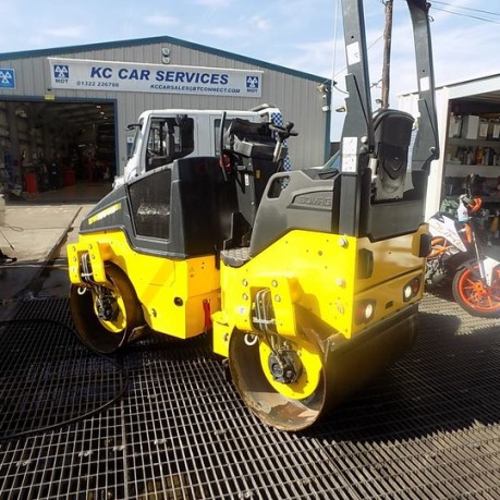 Bomag 120AD Twin drum roller 8