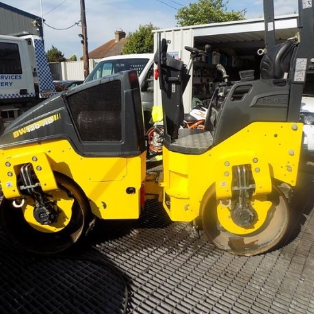 Bomag 120AD Twin drum roller 9