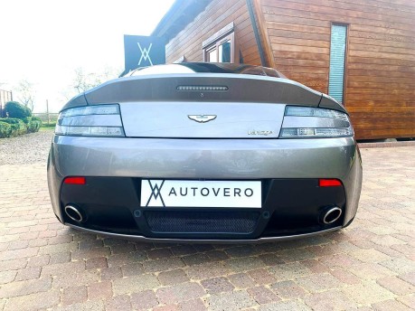 Aston Martin Vantage V8 16
