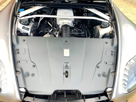 Aston Martin Vantage V8 83