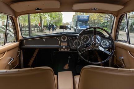 Aston Martin DB MKIII Coupe 17