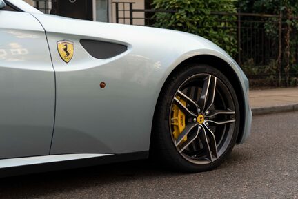 Ferrari FF 12
