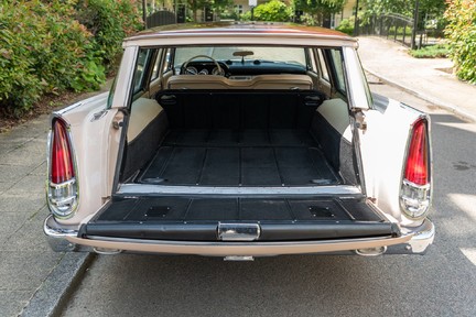 Chrysler New Yorker Town & Country Station Wagon 29