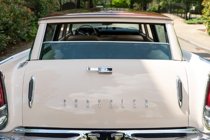 Chrysler New Yorker Town & Country Station Wagon 32