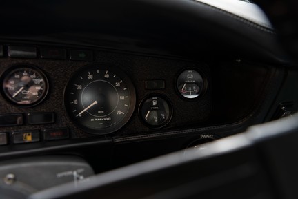 Aston Martin V8 Vantage ”Fliptail” Manual 19