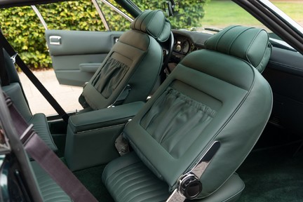 Aston Martin V8 Vantage ”Fliptail” Manual 28