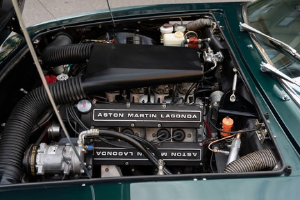 Aston Martin V8 Vantage ”Fliptail” Manual 38