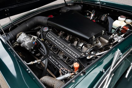 Aston Martin V8 Vantage ”Fliptail” Manual 39