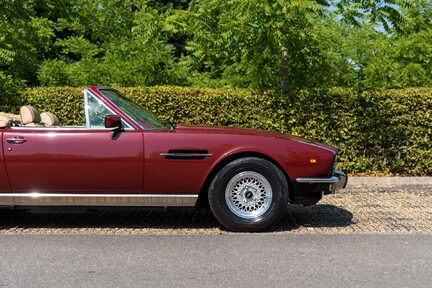 Aston Martin V8 Volante Series 2 14
