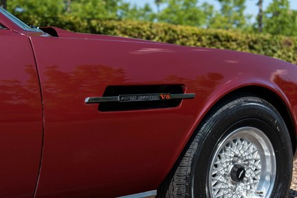 Aston Martin V8 Volante Series 2 16