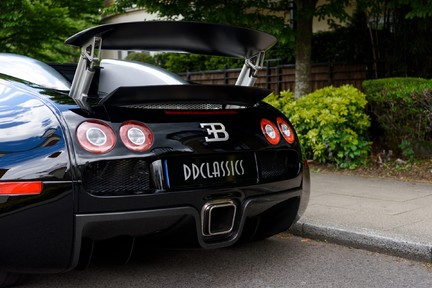 Bugatti Veyron 16.4 17