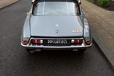 Citroen DS 21 EFI Pallas 15