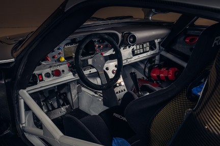Porsche 911 GT1 14