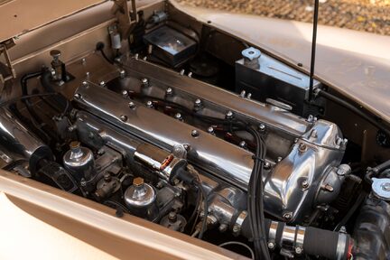 Jaguar XK 120 Fixed-Head Coupe 34