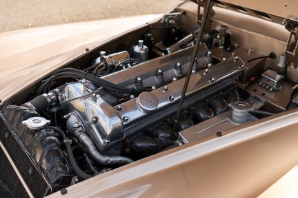 Jaguar XK 120 Fixed-Head Coupe 36