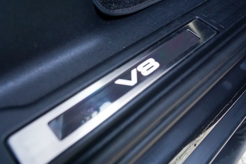 Land Rover Defender V8 18