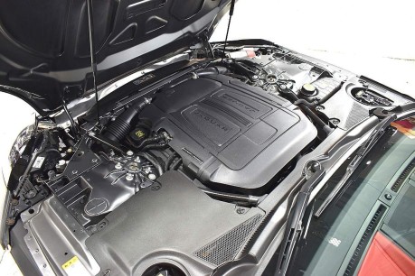 Jaguar F-Type V6 10
