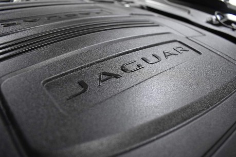 Jaguar F-Type V6 13