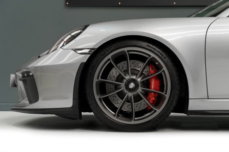 Porsche 911 GT3 TOURING. 4.0. 6-SPEED MANUAL. SPORTS CHRONO. REVERSING CAM 5