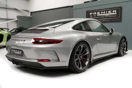 Porsche 911 GT3 TOURING. 4.0. 6-SPEED MANUAL. SPORTS CHRONO. REVERSING CAM 8