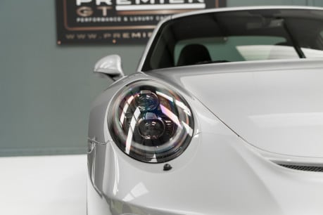 Porsche 911 GT3 TOURING. 4.0. 6-SPEED MANUAL. SPORTS CHRONO. REVERSING CAM 25