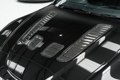 Aston Martin Vantage V12. RARE MANUAL GEARBOX. EXTERIOR & INTERIOR CARBON PACKS. CARBON SEATS. 21