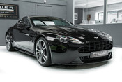 Aston Martin Vantage V12. RARE MANUAL GEARBOX. EXTERIOR & INTERIOR CARBON PACKS. CARBON SEATS. 27