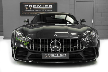 Mercedes-Benz Amg GT GT R. EXTERIOR & INTERIOR CARBON PACKS. PERFORMANCE SEATS. REVERSING CAMERA 2