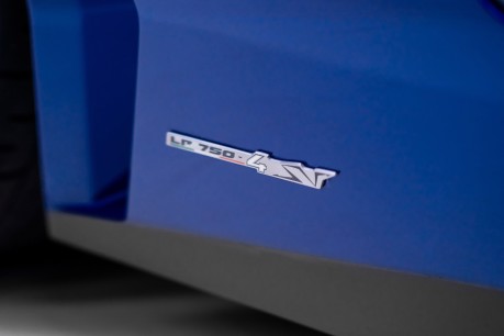 Lamborghini Aventador SV LP750-4 6.5 V12. TRANSPARENT ENGINE COVER. CARBON X-FRAME & T-BRACE. 12