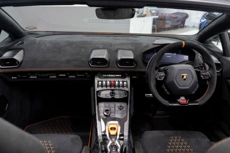 Lamborghini Huracan LP640-4 PERFORMANTE. LIFT SYSTEM. FULL TOPAZ PPF. LAMBO WARRANTY TO MAR 24. 40