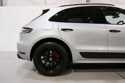 Porsche Macan GTS - Pan Roof, GTS Interior Package and More 13