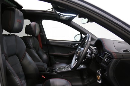 Porsche Macan GTS - Pan Roof, GTS Interior Package and More 24
